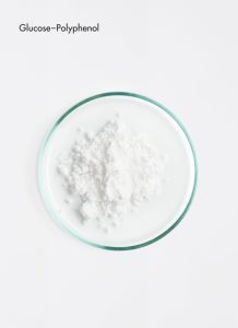 alt="Application facile des gouttes autobronzantes sur le visage"